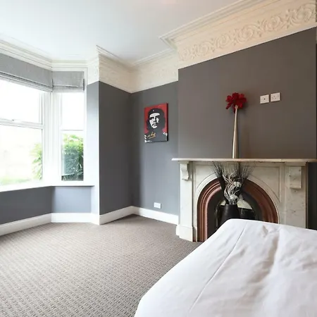 6 Bed House Leeds Slps 16 Prázdninový dům