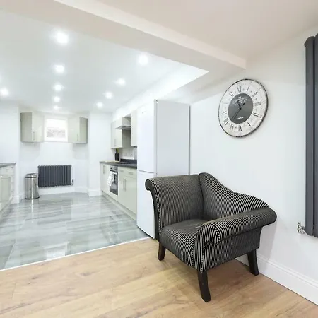 6 Bed House Leeds Slps 16 Σπίτι διακοπών *