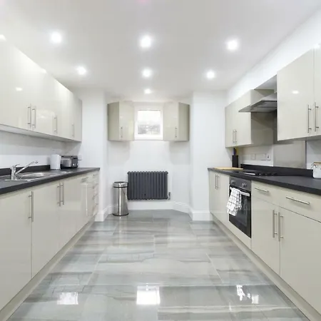 Σπίτι διακοπών 6 Bed House Leeds Slps 16 Λιντς